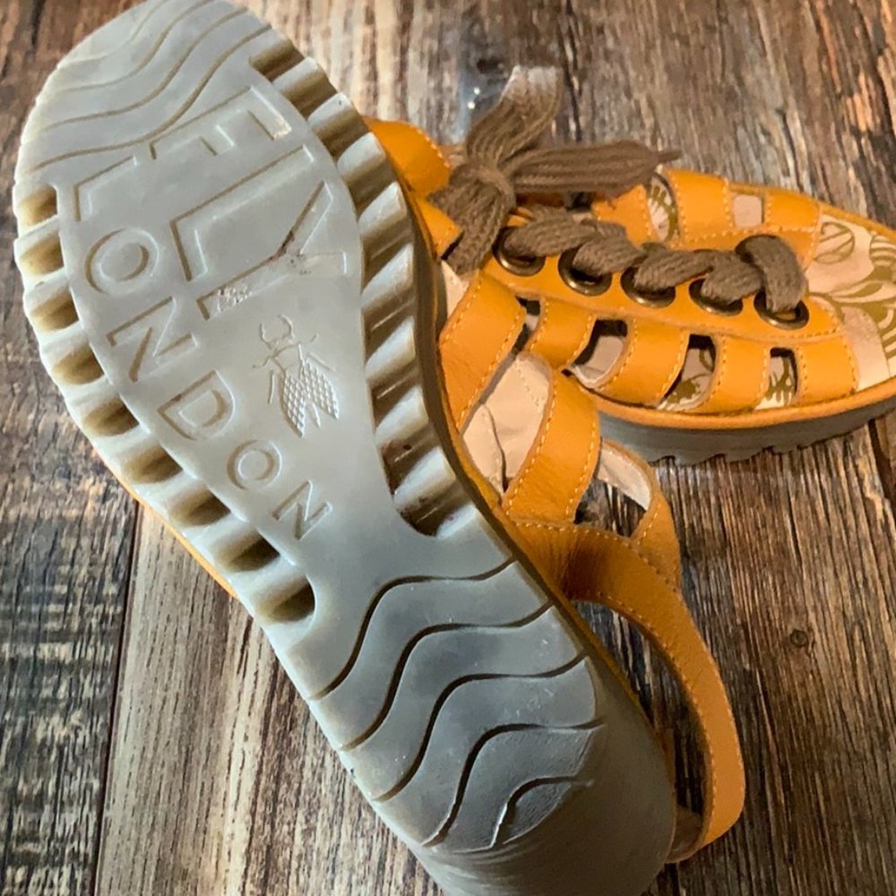 Fly Sandal - Picture 4 of 6